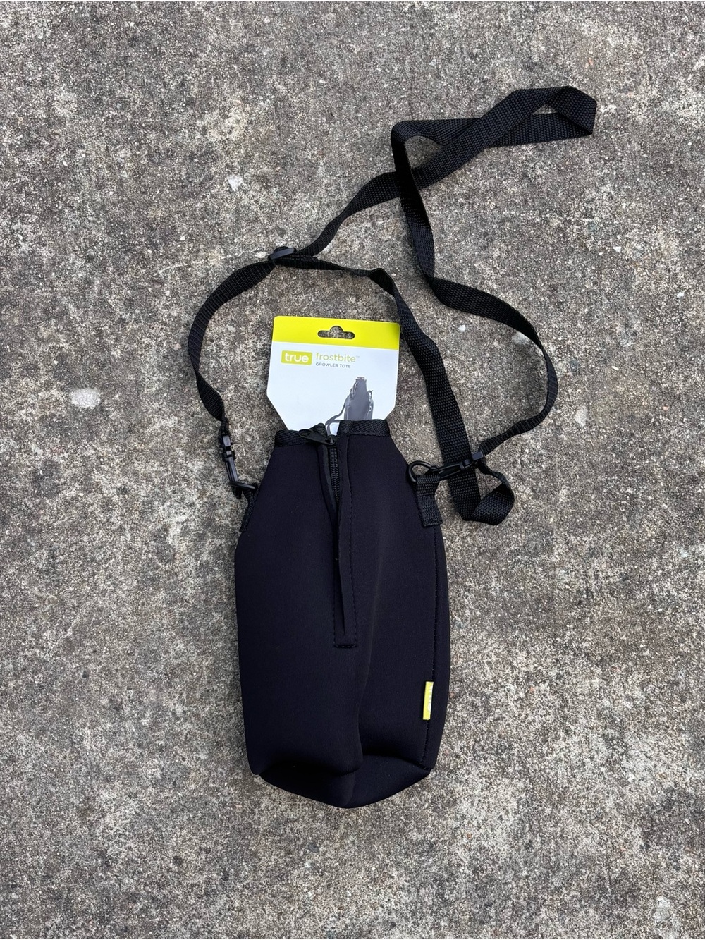 NEW True Frostbite 3147 64 oz Insulated Growler Tote Carrier Seattle